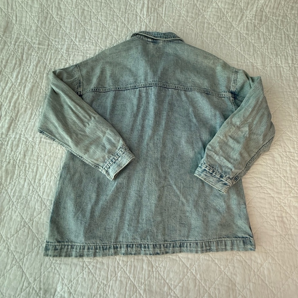 GAP Women's Faded Blue Jean Jacket - Picture 11 of 11